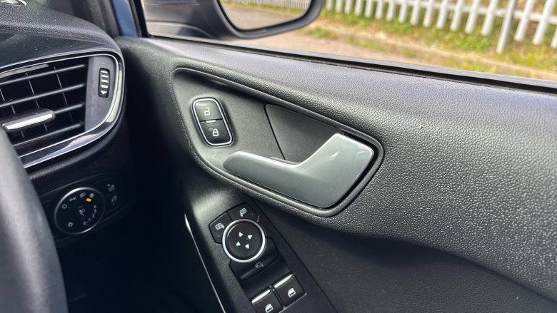 Ford Fiesta 1.0 EcoBoost Titanium 5dr Petrol Hatchback